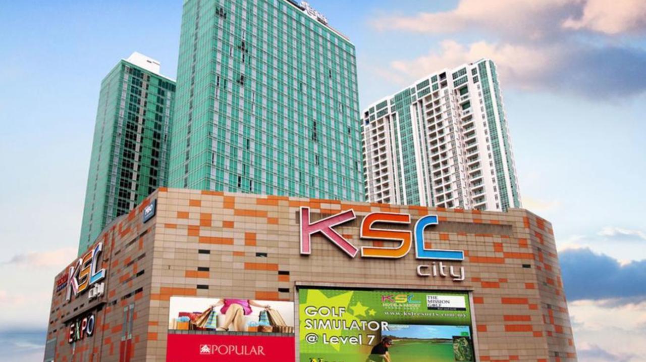 Appartamento Ksl City Mall D'Esplanade By Summer Johor Bahru Esterno foto